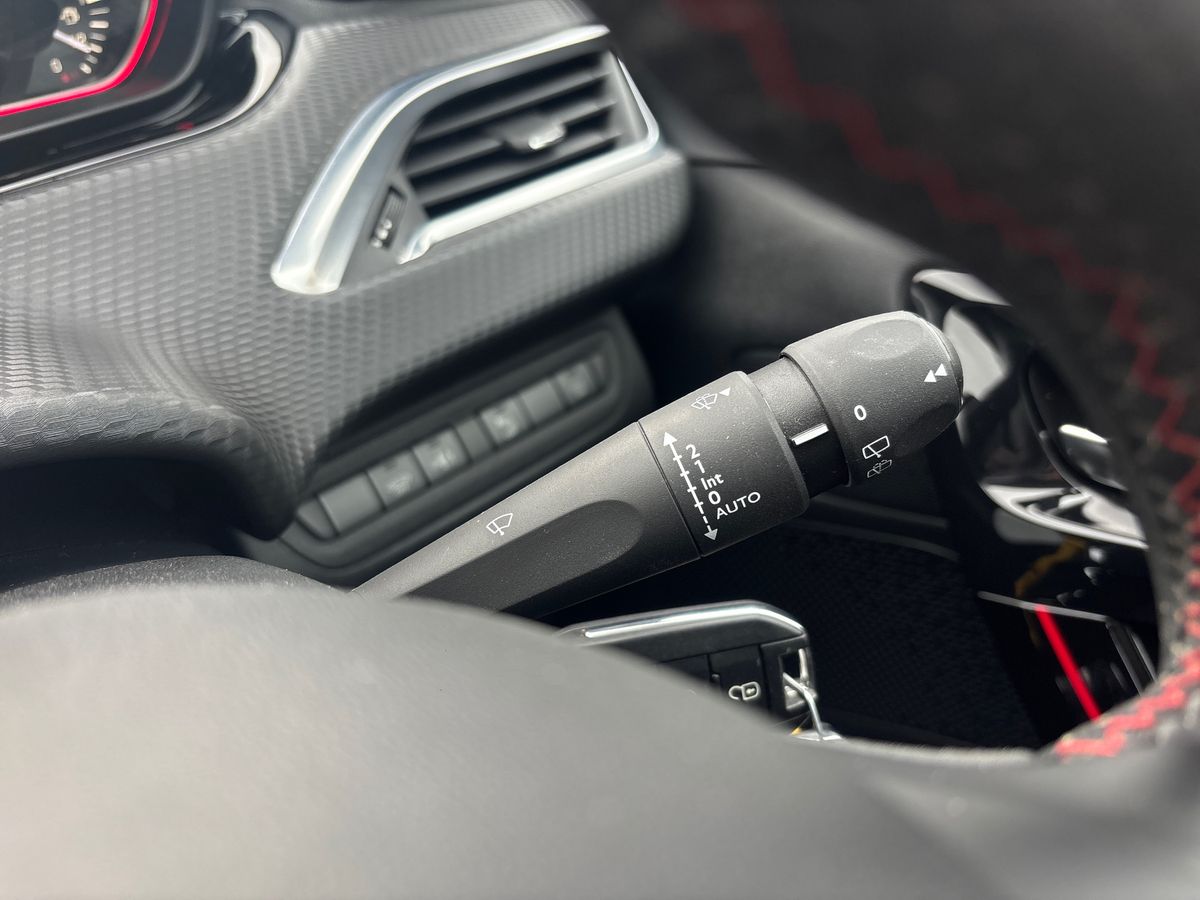 Used Peugeot 2008 2017 for sale - 75904081: Photo 29