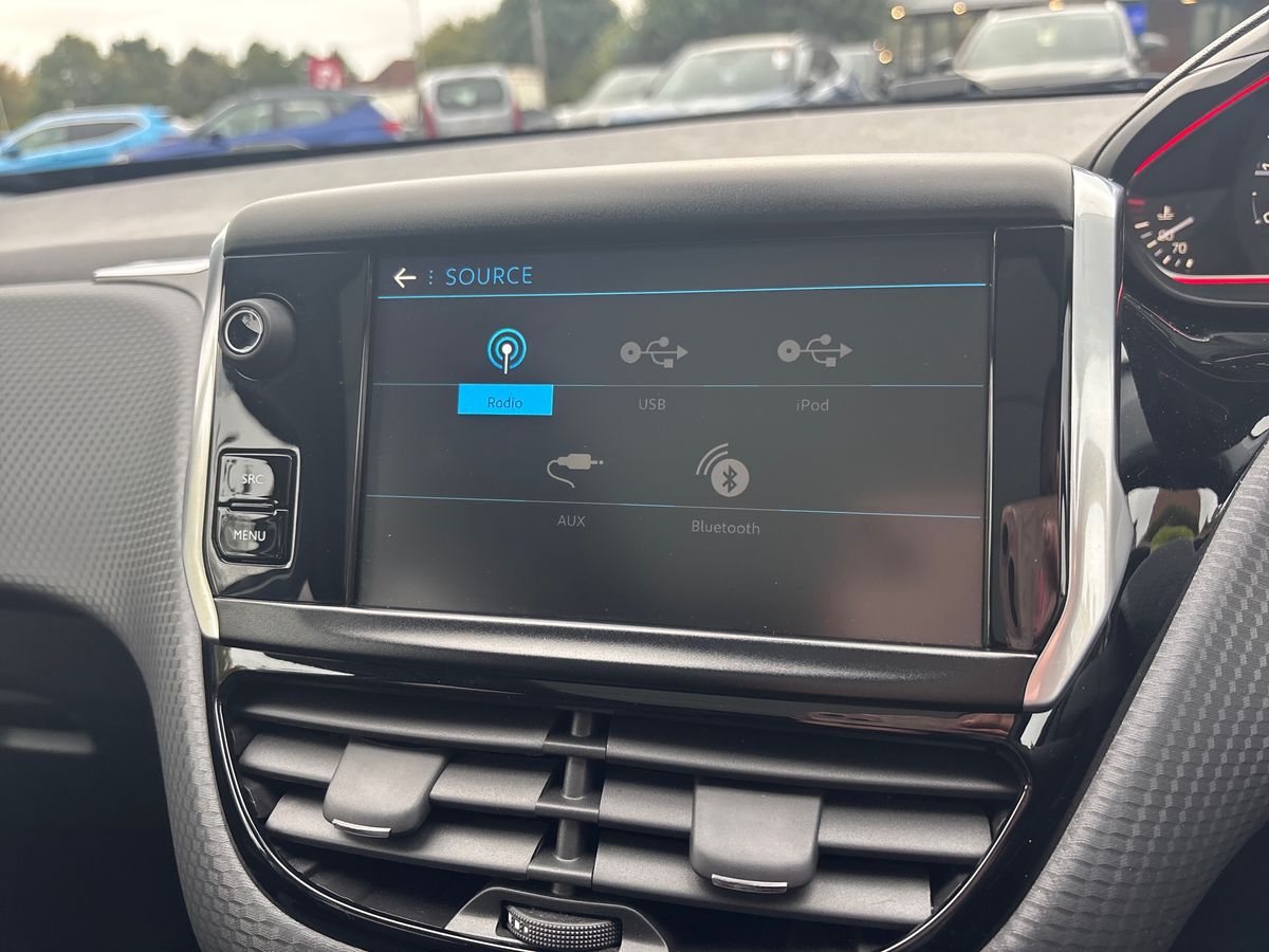 Used Peugeot 2008 2017 for sale - 75904081: Photo 36