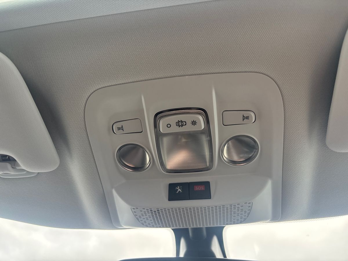 Used Peugeot 2008 2017 for sale - 75904081: Photo 41