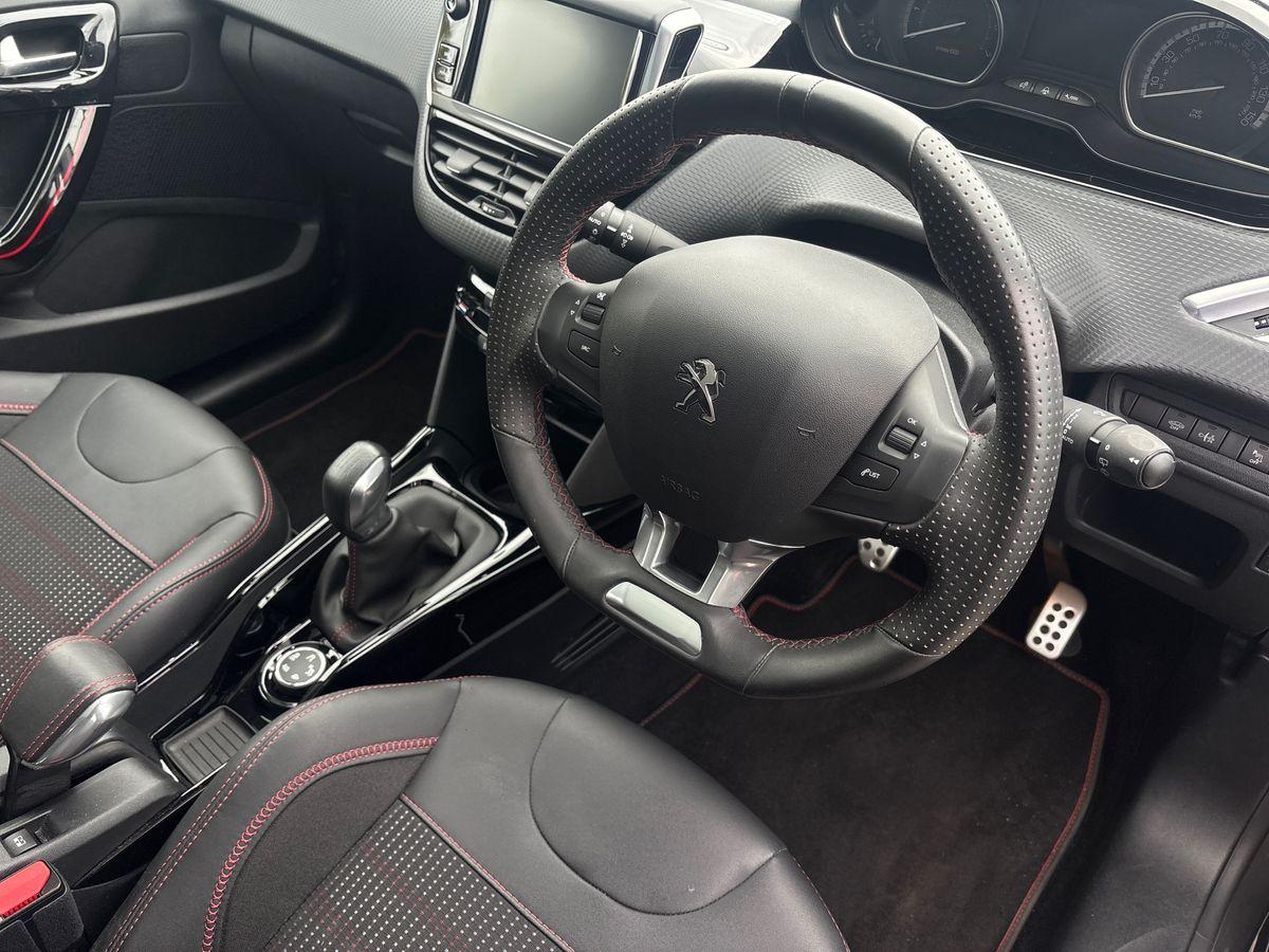 Used Peugeot 2008 2017 for sale - 75904081: Photo 9