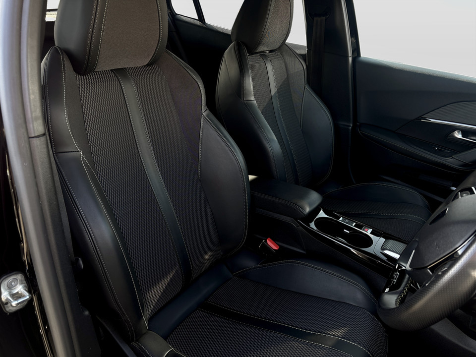 Used Peugeot 2008 2023 for sale - 77555539: Photo 24