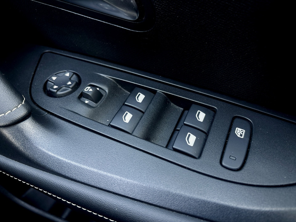 Used Peugeot 2008 2023 for sale - 77555539: Photo 28