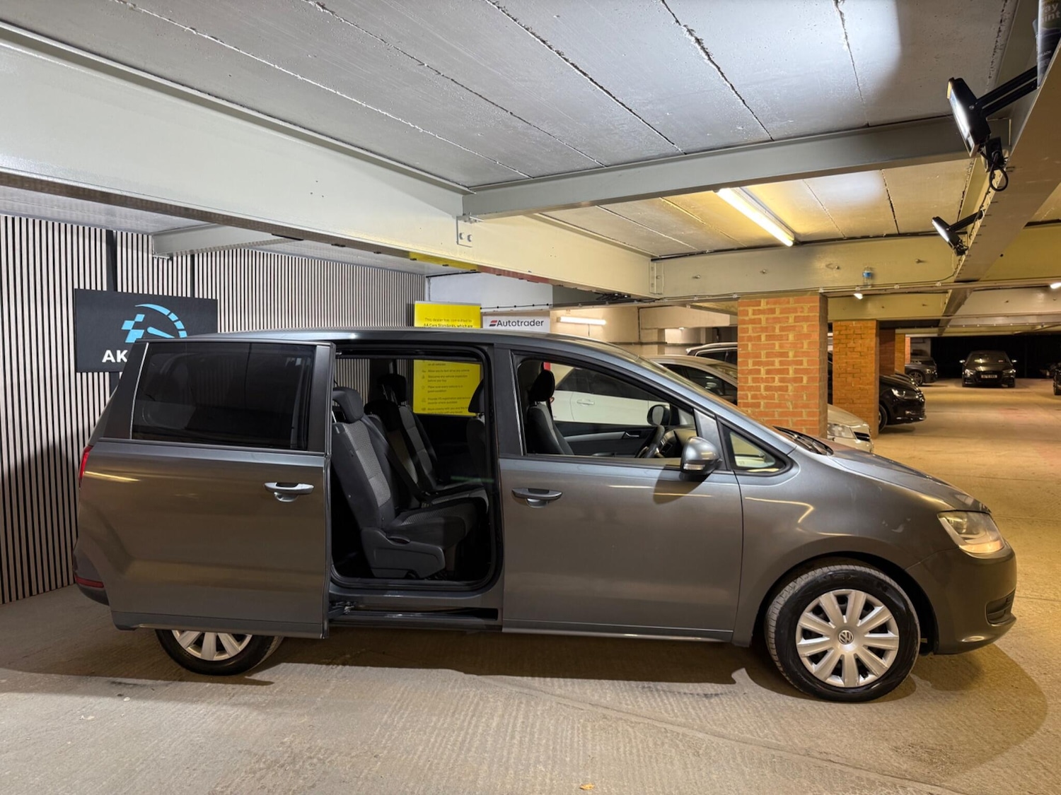 Used Volkswagen Sharan 2013 for sale - 77191775: Photo 11