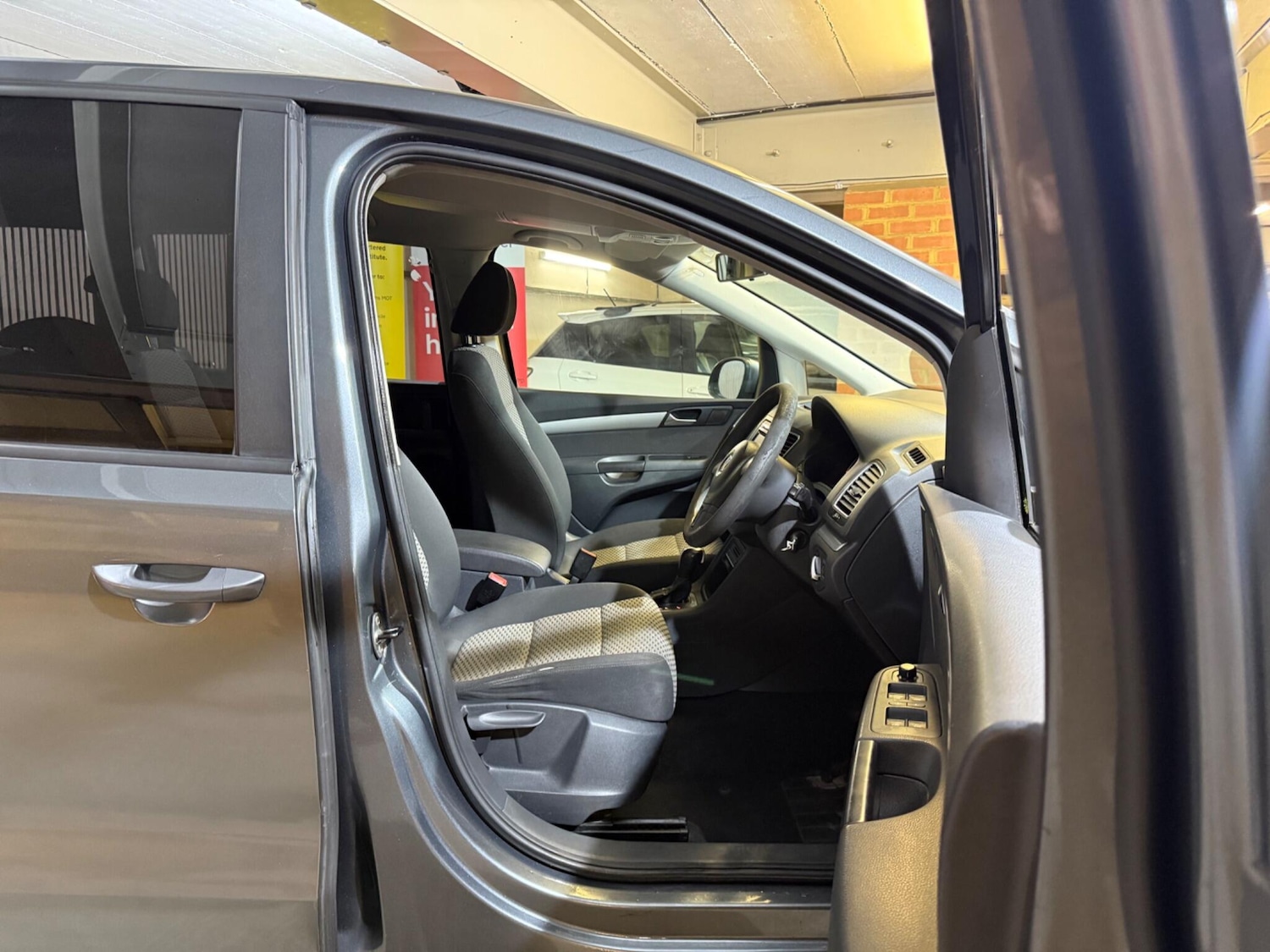 Used Volkswagen Sharan 2013 for sale - 77191775: Photo 16