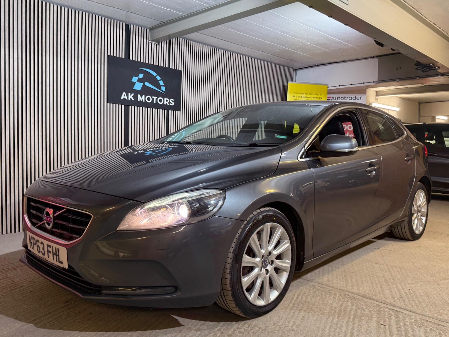 Used Volvo V40 2013 for sale - 77550170: Photo 10