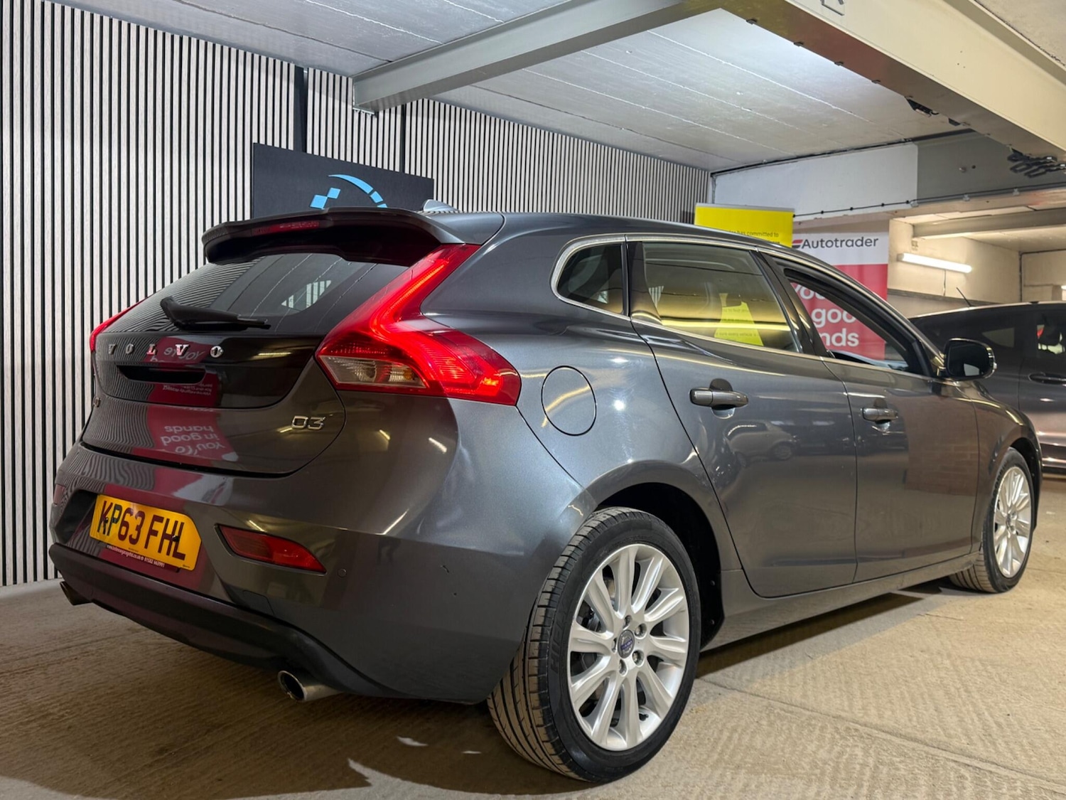 Used Volvo V40 2013 for sale - 77550170: Photo 18