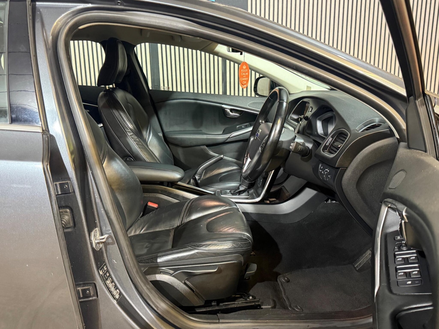 Used Volvo V40 2013 for sale - 77550170: Photo 21