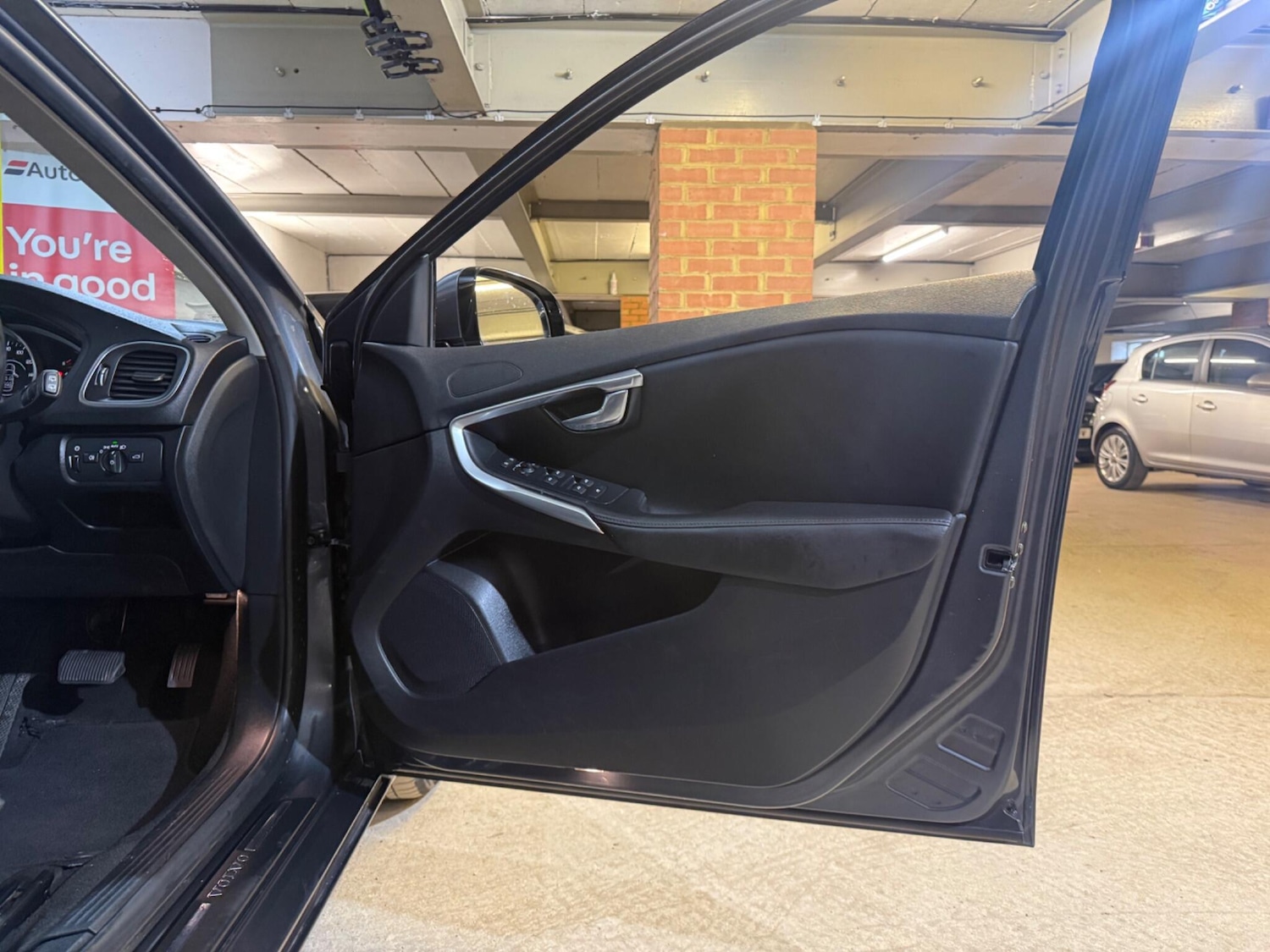 Used Volvo V40 2013 for sale - 77550170: Photo 30