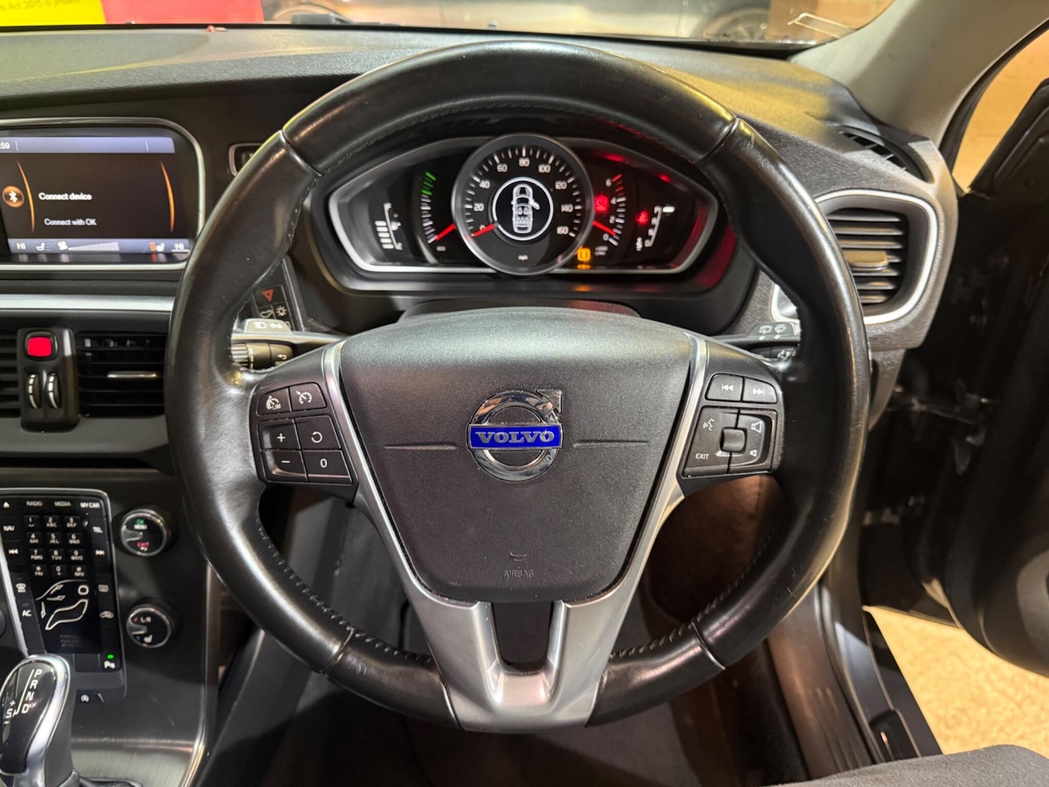 Used Volvo V40 2013 for sale - 77550170: Photo 40