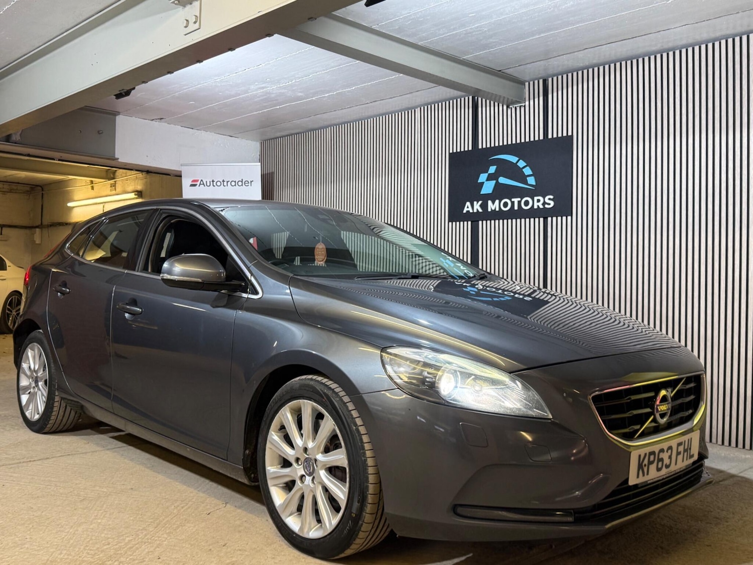 Used Volvo V40 2013 for sale - 77550170: Photo 9