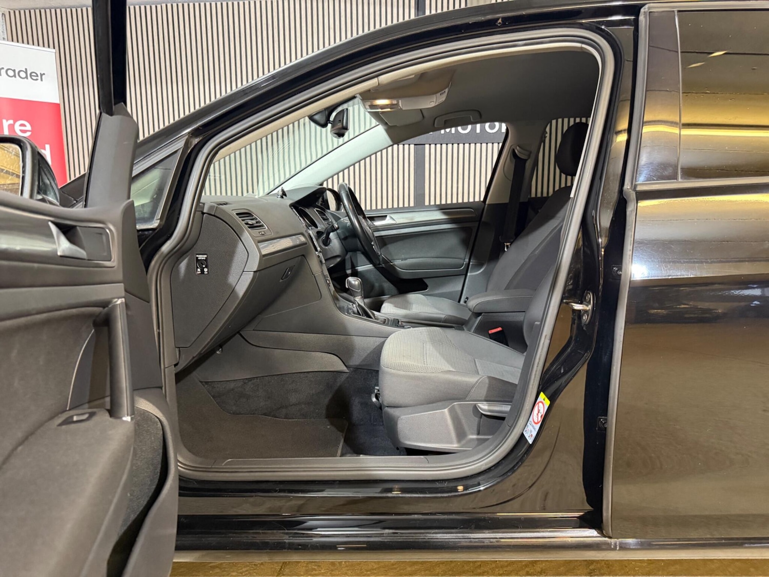 Used Volkswagen Golf 2013 for sale - 76440696: Photo 27