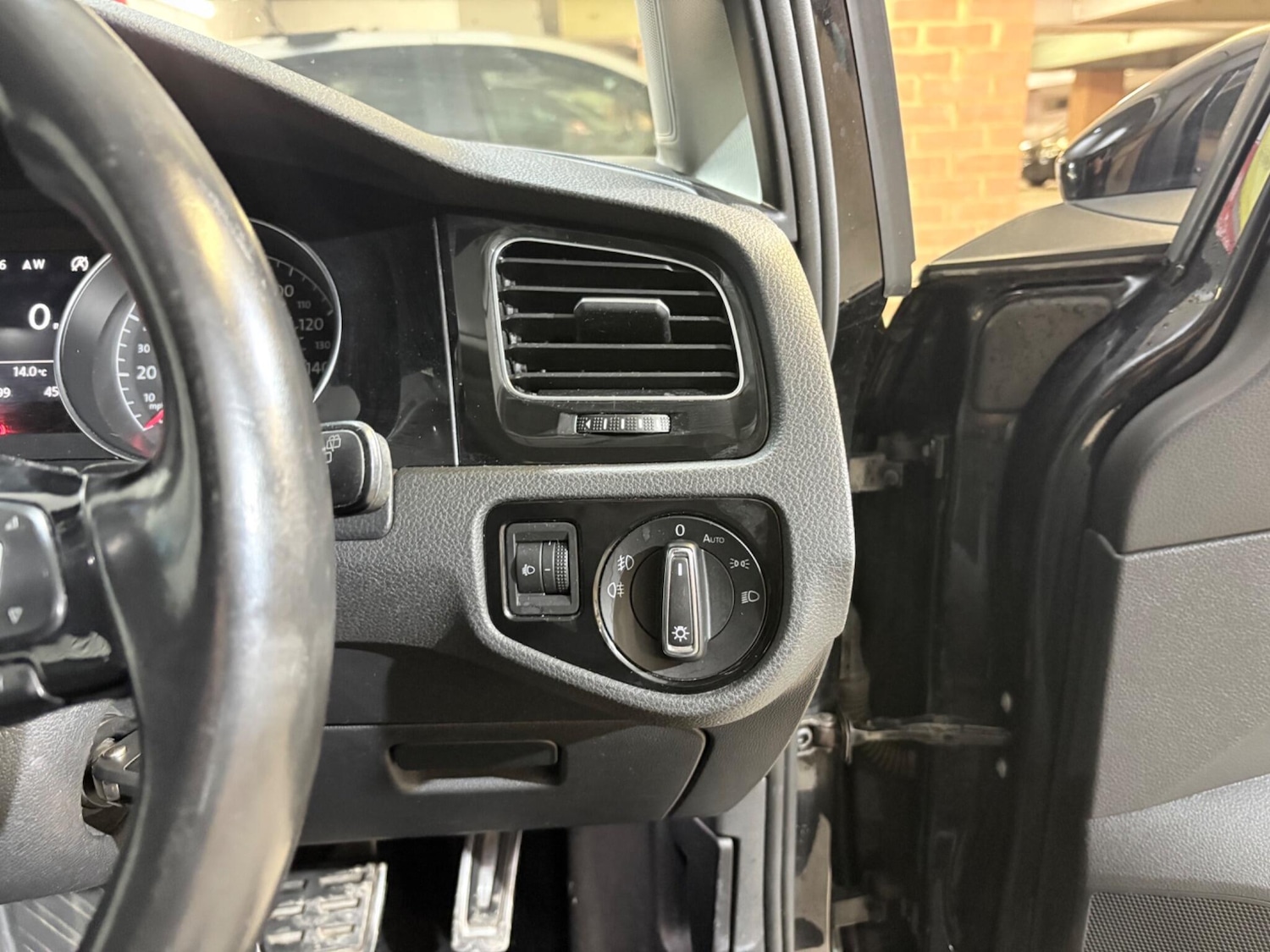 Used Volkswagen Golf 2014 for sale - 76990406: Photo 30