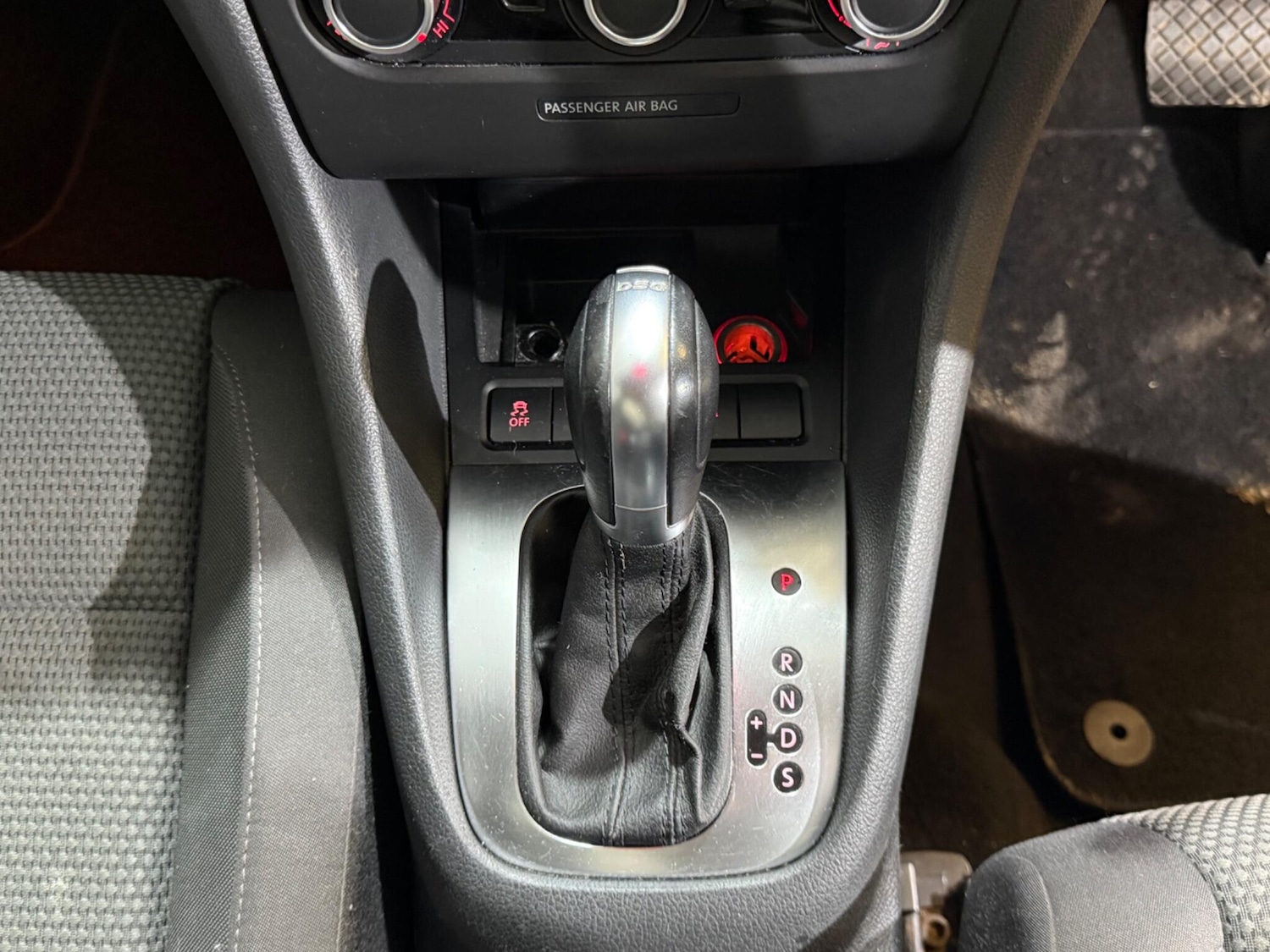 Used Volkswagen Golf 2011 for sale - 76936350: Photo 14