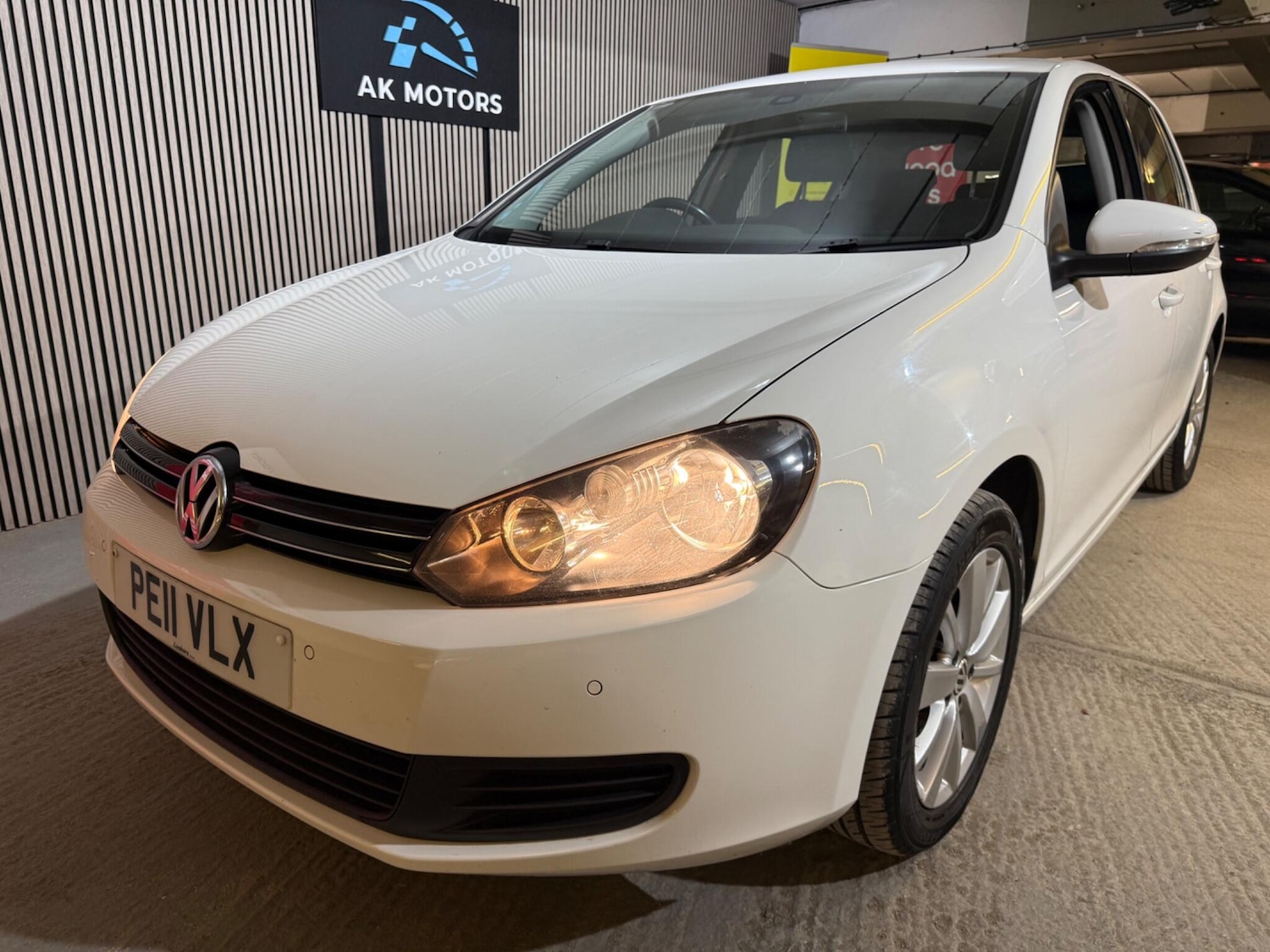 Used Volkswagen Golf 2011 for sale - 76936350: Photo 2