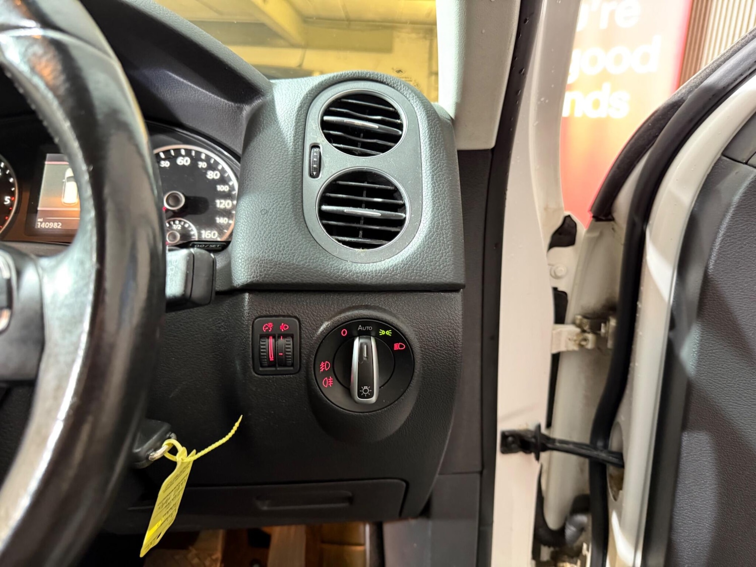 Used Volkswagen Tiguan 2012 for sale - 76424735: Photo 11