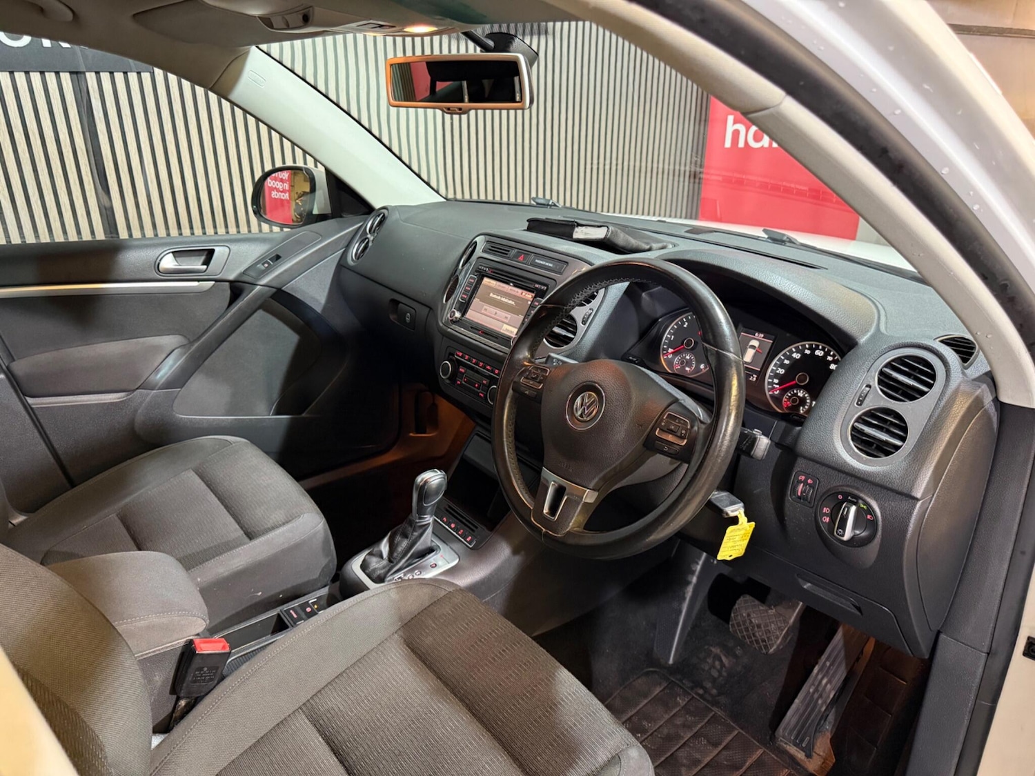 Used Volkswagen Tiguan 2012 for sale - 76424735: Photo 9