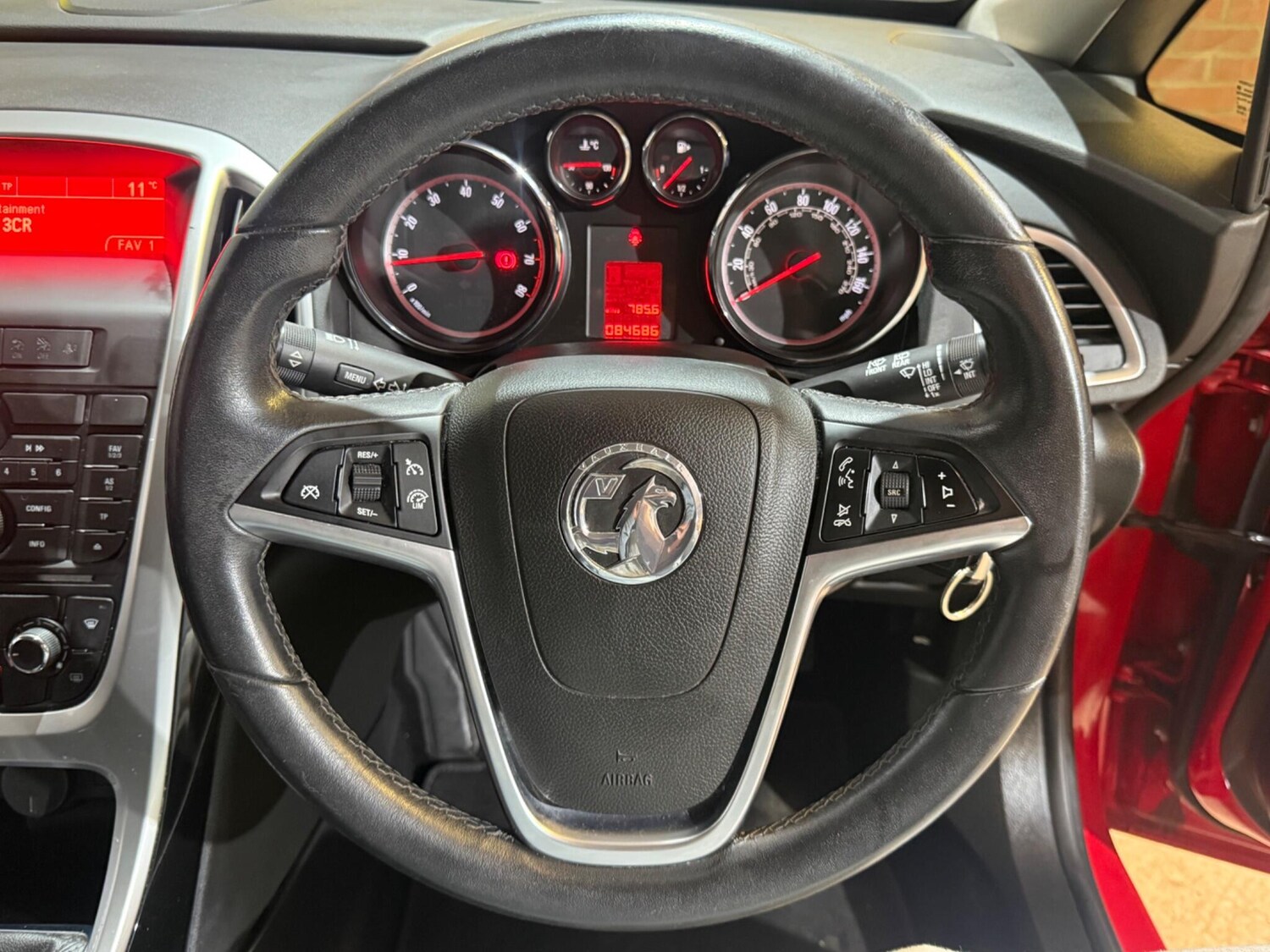 Used Vauxhall Astra for sale - 77909112: Photo 28