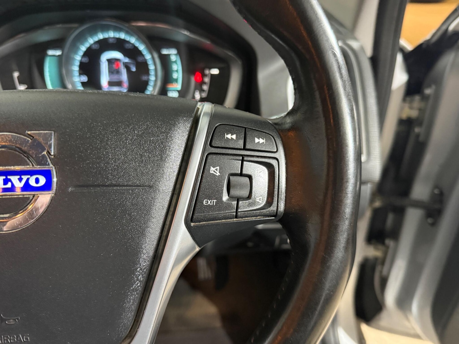 Used Volvo XC60 for sale - 77510009: Photo 43