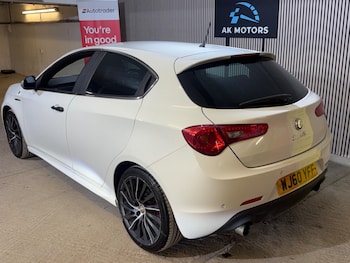 Used Alfa Romeo Giulietta 2010 for sale - 77769418: Photo