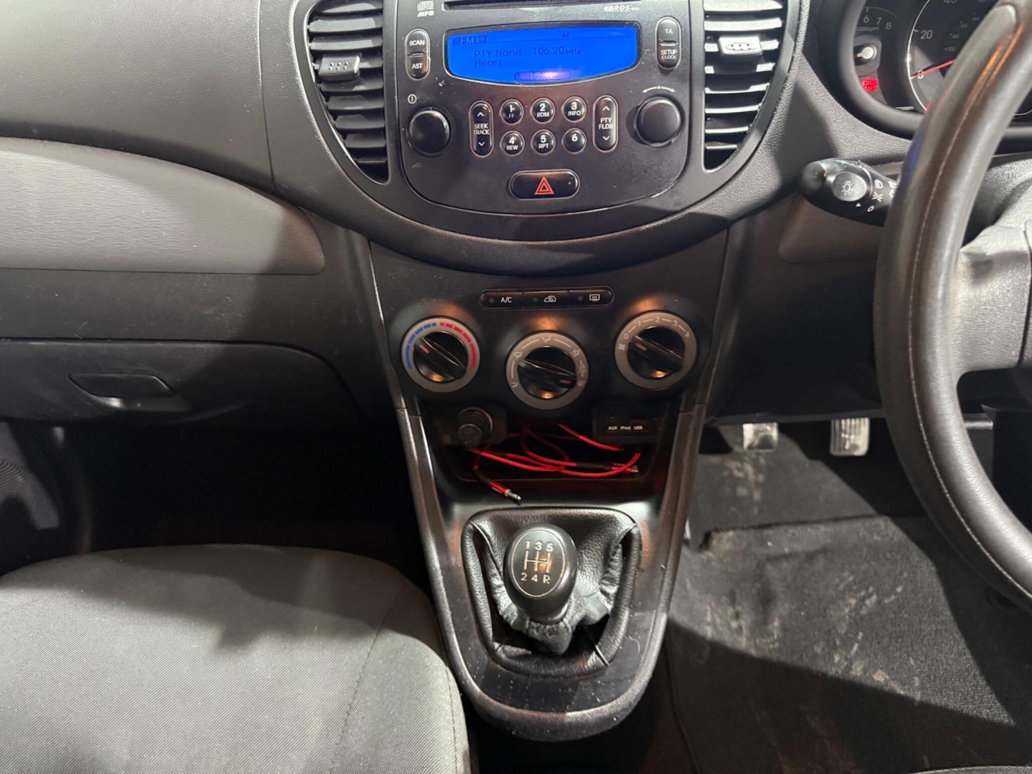 Used Hyundai i10 2012 for sale - 76423529: Photo 10