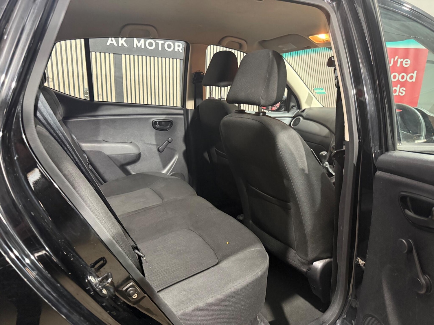 Used Hyundai i10 2012 for sale - 76423529: Photo 6