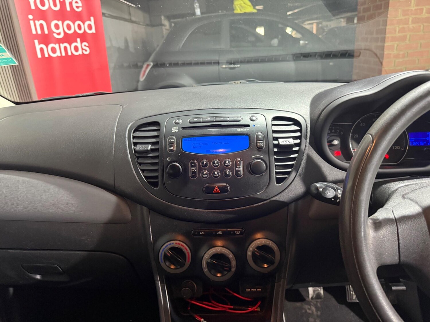 Used Hyundai i10 2012 for sale - 76423529: Photo 9