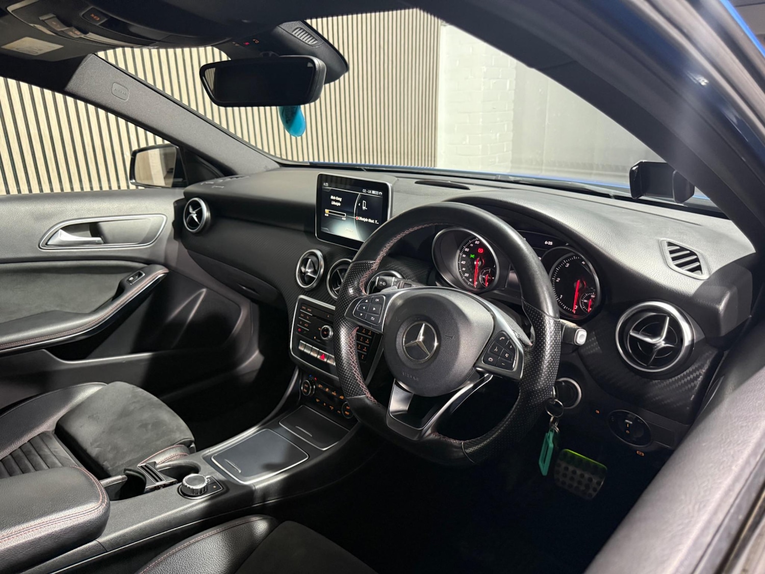 Used Mercedes-Benz A-Class 2015 for sale - 76988243: Photo 16