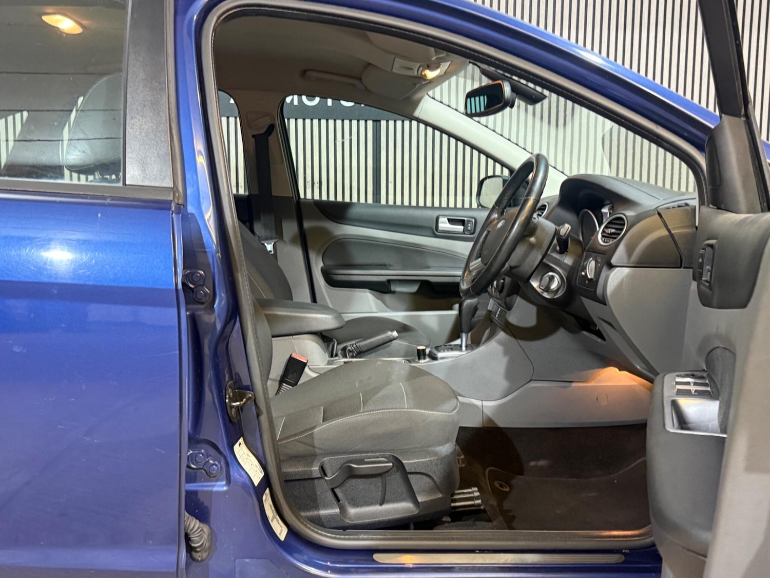 Used Ford Focus 2009 for sale - 77898261: Photo 21