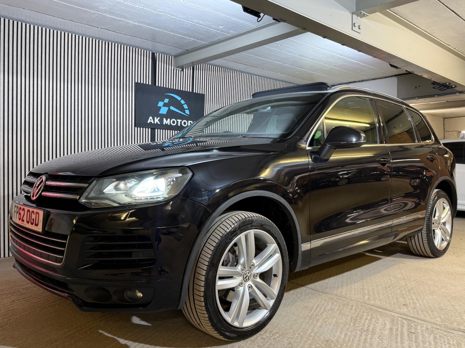 Used Volkswagen Touareg 2012 for sale - 77957925: Photo 12