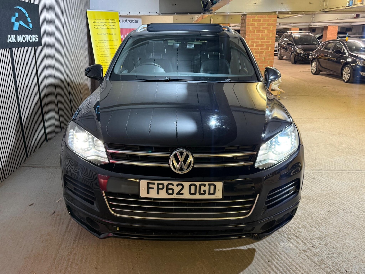 Used Volkswagen Touareg 2012 for sale - 77957925: Photo 2