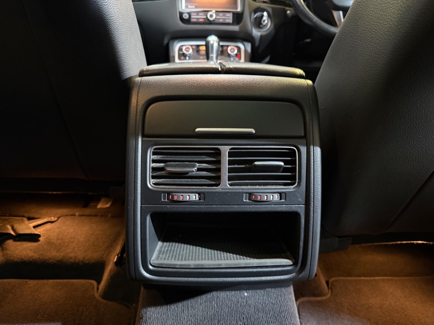 Used Volkswagen Touareg 2012 for sale - 77957925: Photo 28