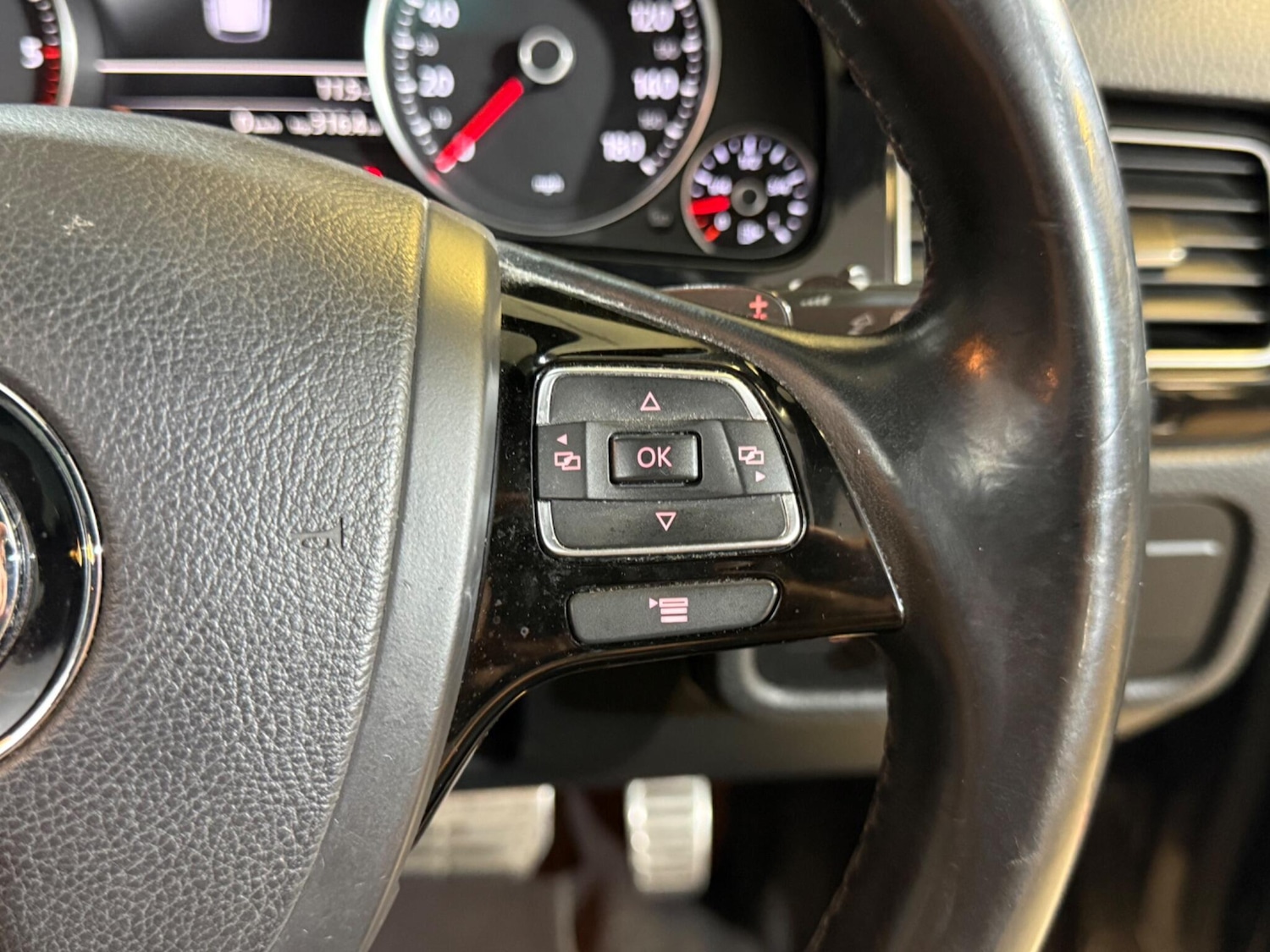 Used Volkswagen Touareg 2012 for sale - 77957925: Photo 33