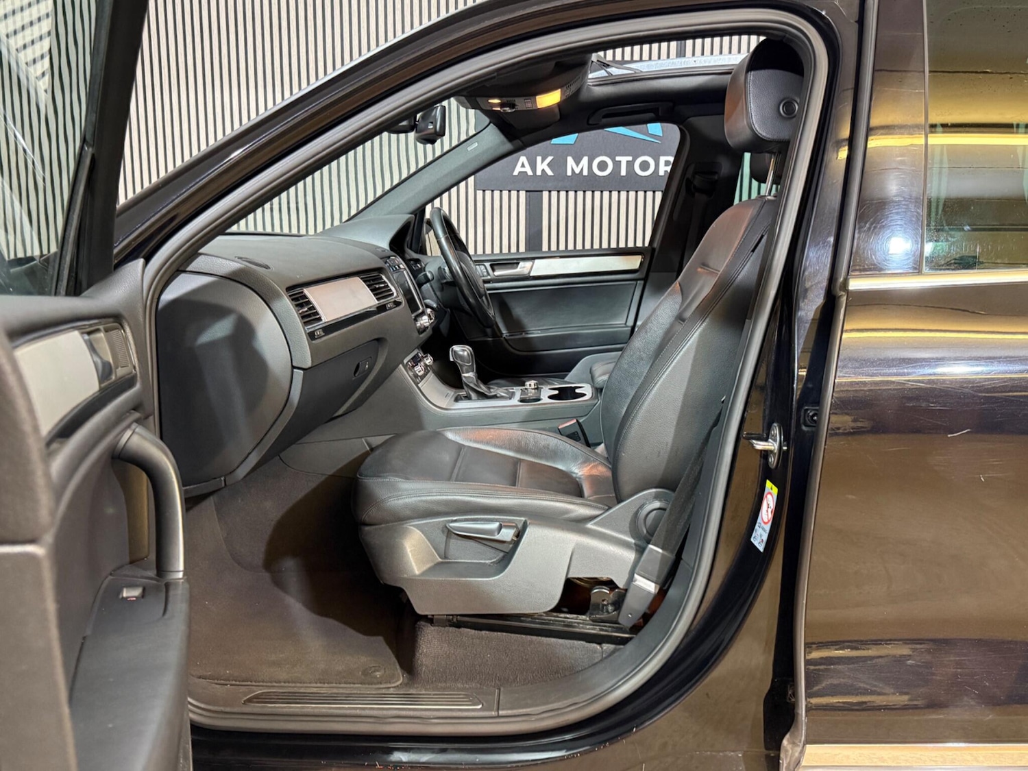 Used Volkswagen Touareg 2012 for sale - 77957925: Photo 44