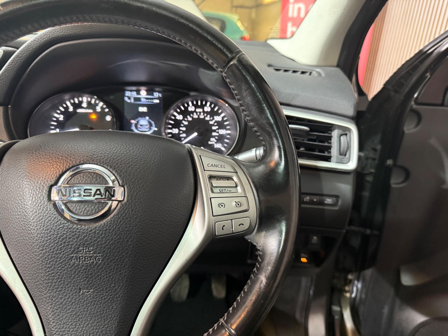 Used Nissan Qashqai 2014 for sale - 76666838: Photo 32