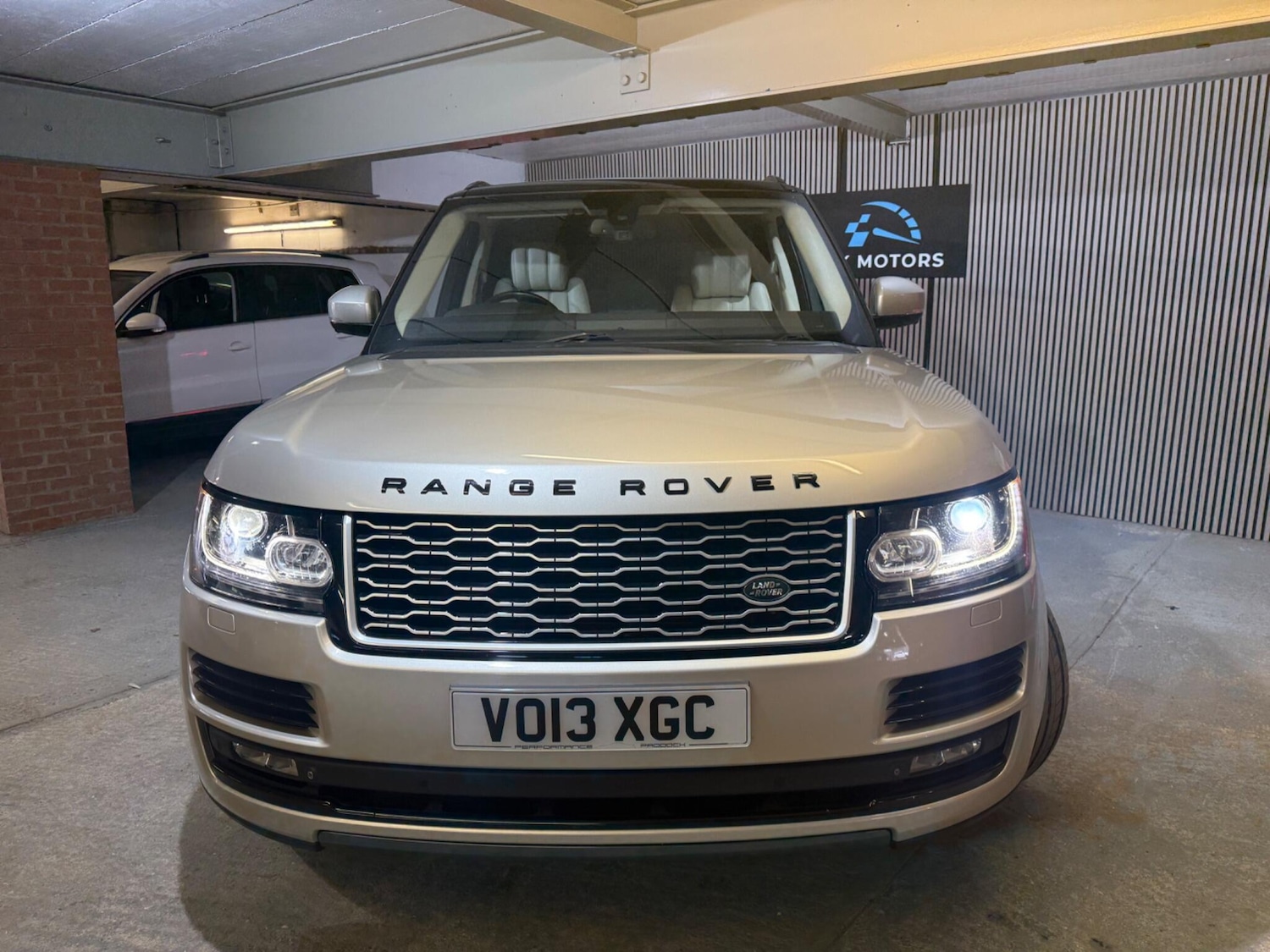 Used Land Rover Range Rover for sale - 76995870: Photo 2
