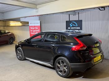 Used Volvo V40 2014 for sale - 79645353: Photo