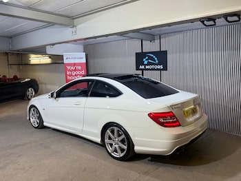 Used Mercedes-Benz C Class 2011 for sale - 79292479: Photo