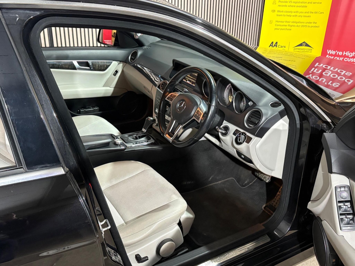 Used Mercedes-Benz C Class 2012 for sale - 77343986: Photo 28