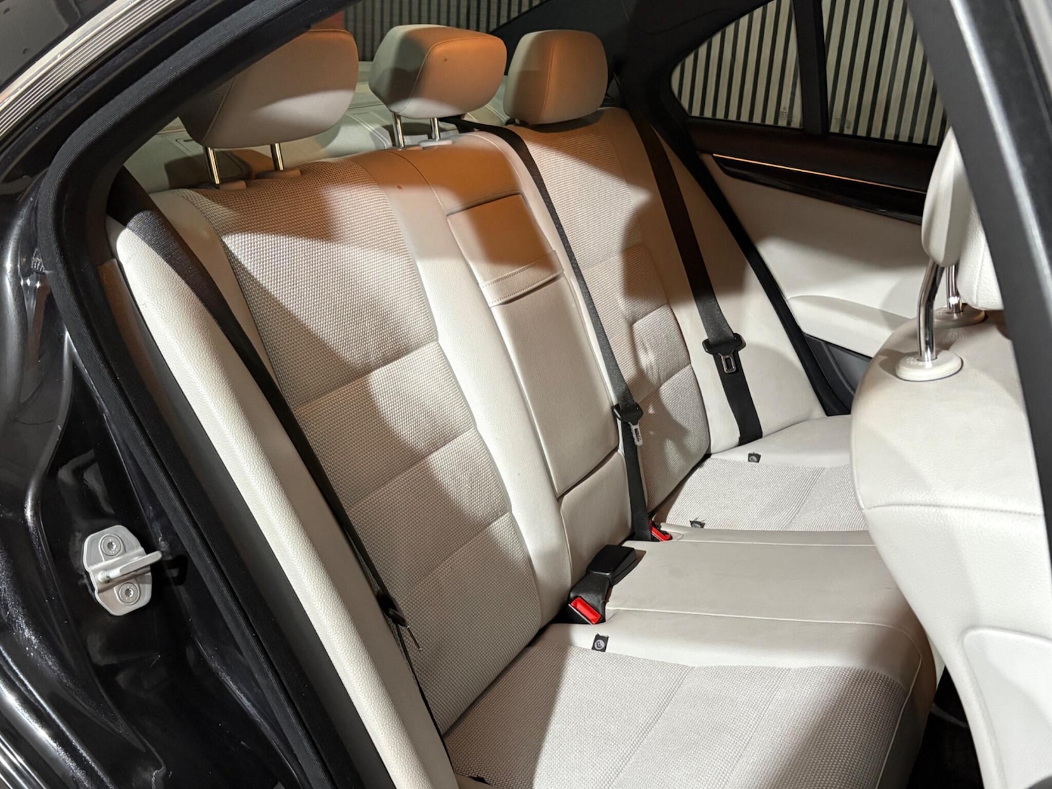 Used Mercedes-Benz C Class 2012 for sale - 77343986: Photo 31