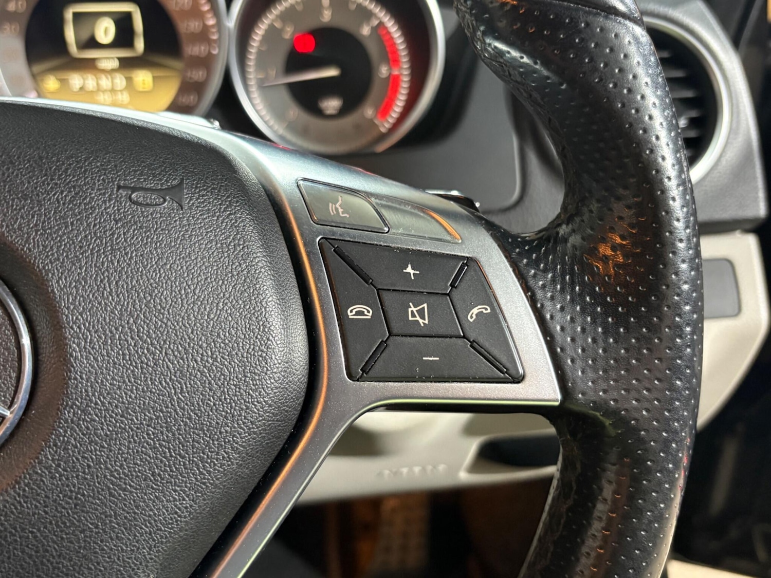 Used Mercedes-Benz C Class 2012 for sale - 77343986: Photo 33