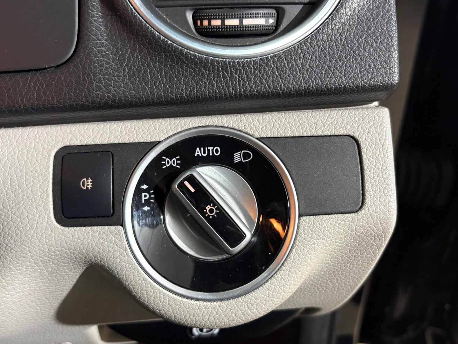 Used Mercedes-Benz C Class 2012 for sale - 77343986: Photo 36