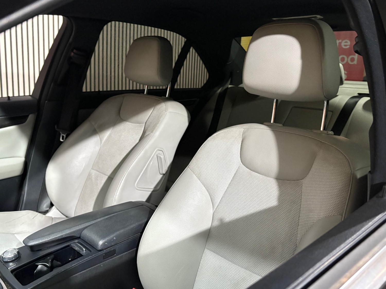 Used Mercedes-Benz C Class 2012 for sale - 77343986: Photo 42