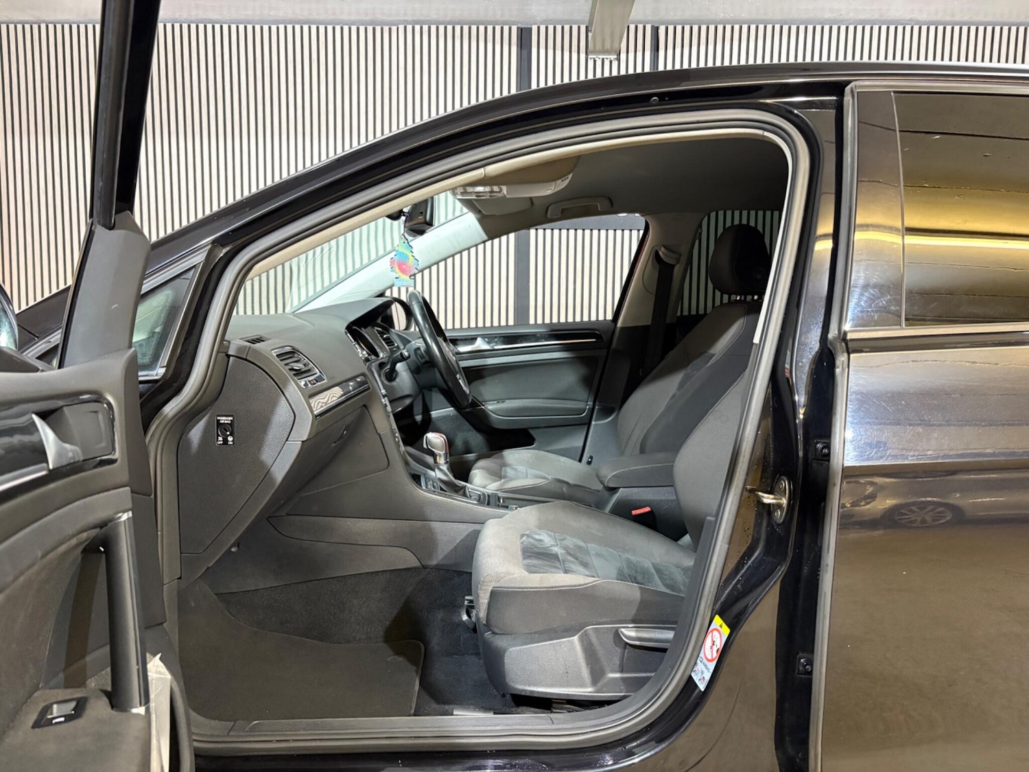 Used Volkswagen Golf 2014 for sale - 76512228: Photo 41