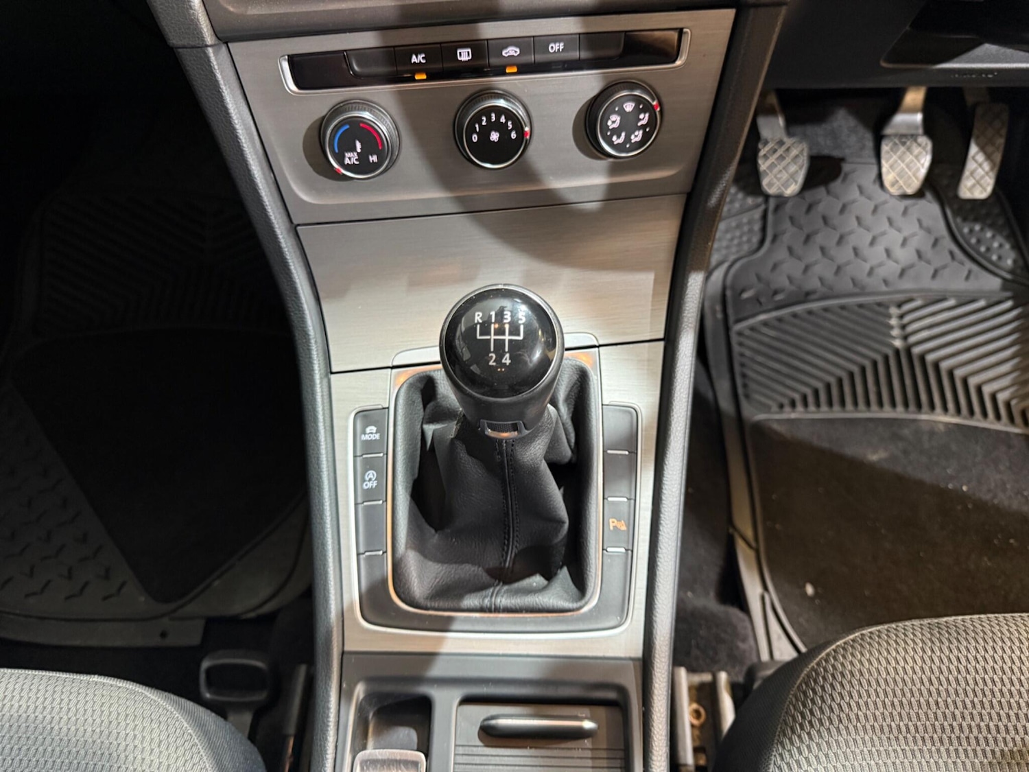 Used Volkswagen Golf 2014 for sale - 76992793: Photo 22