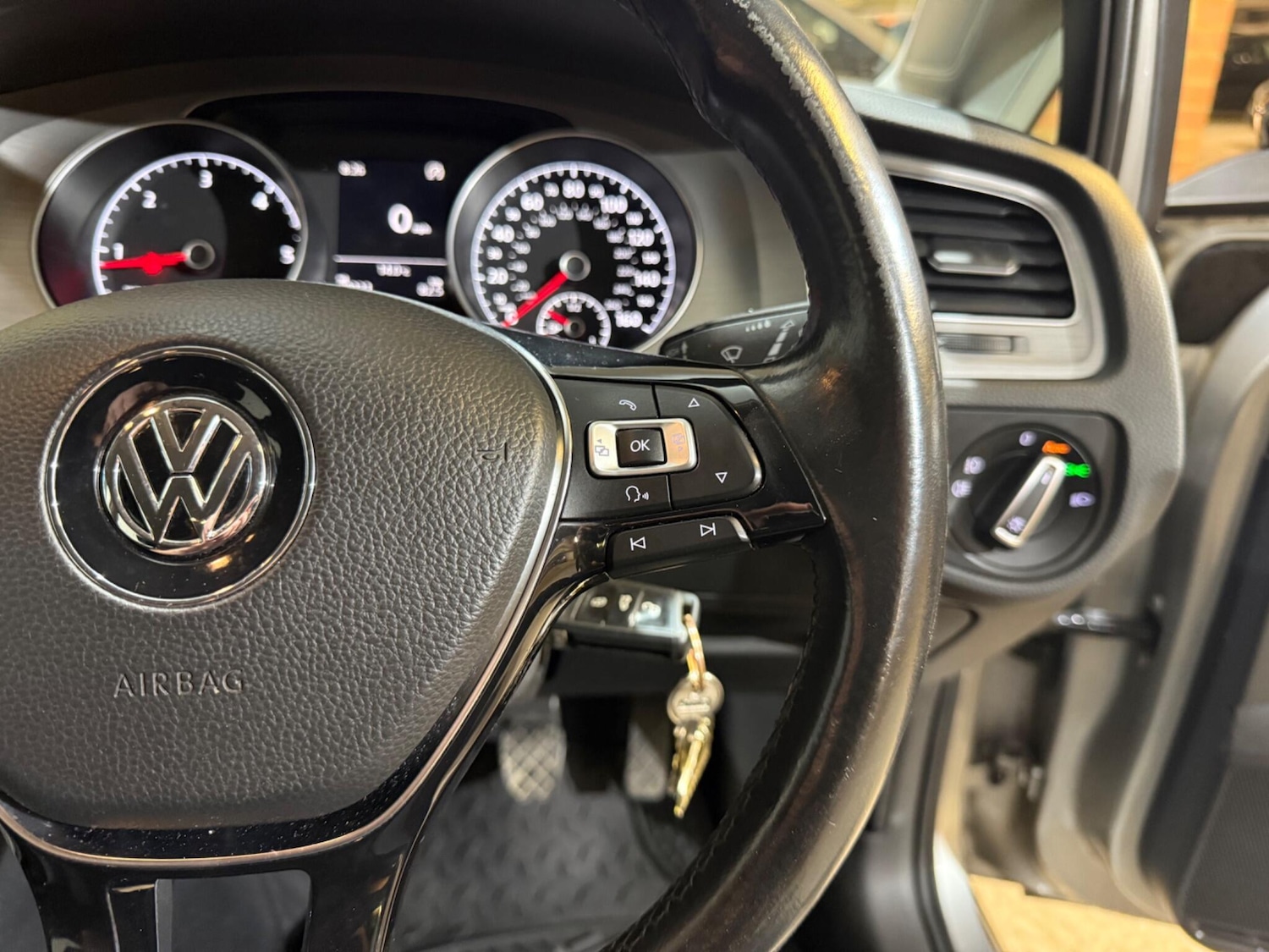 Used Volkswagen Golf 2014 for sale - 76992793: Photo 39