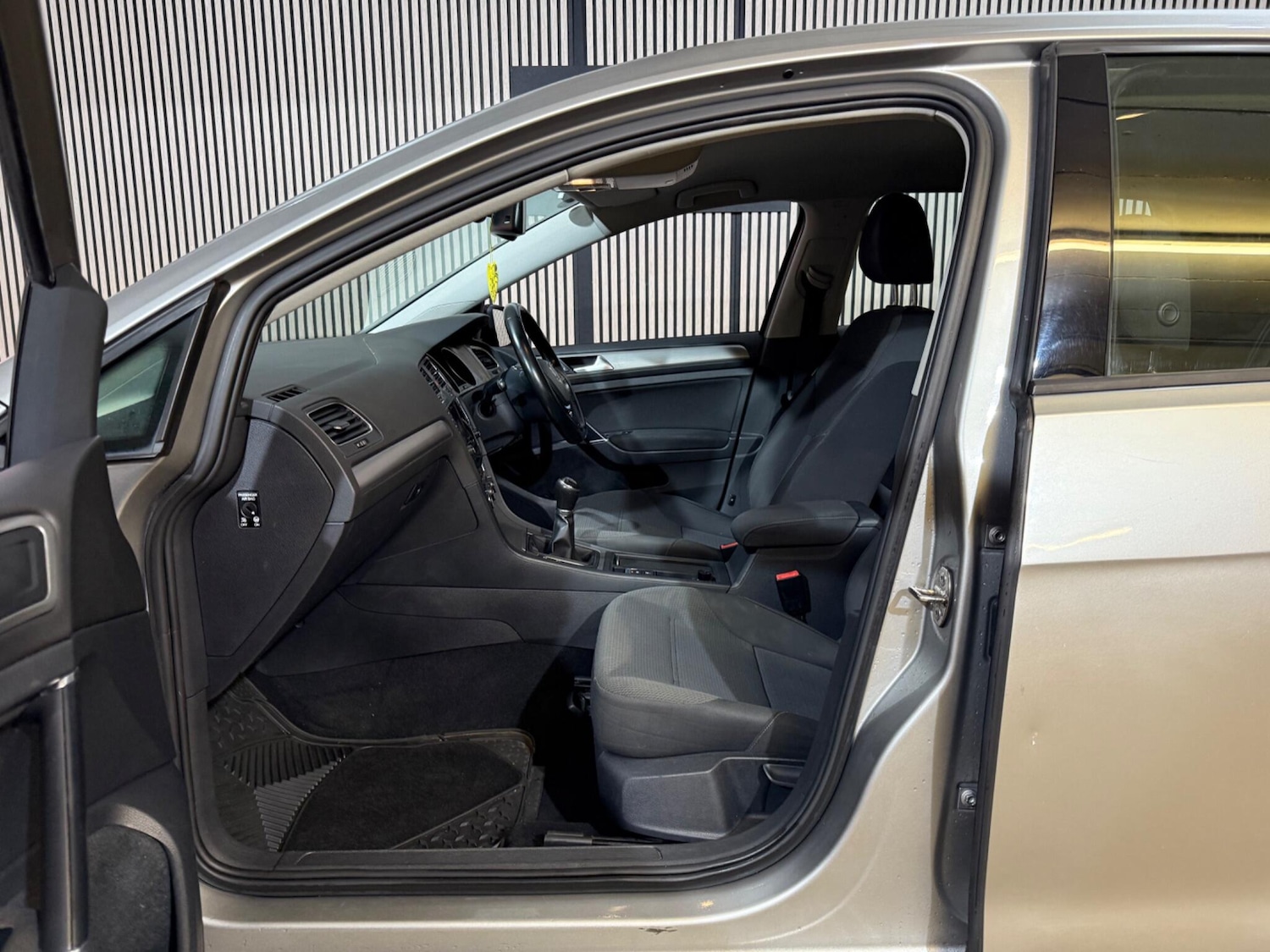 Used Volkswagen Golf 2014 for sale - 76992793: Photo 41