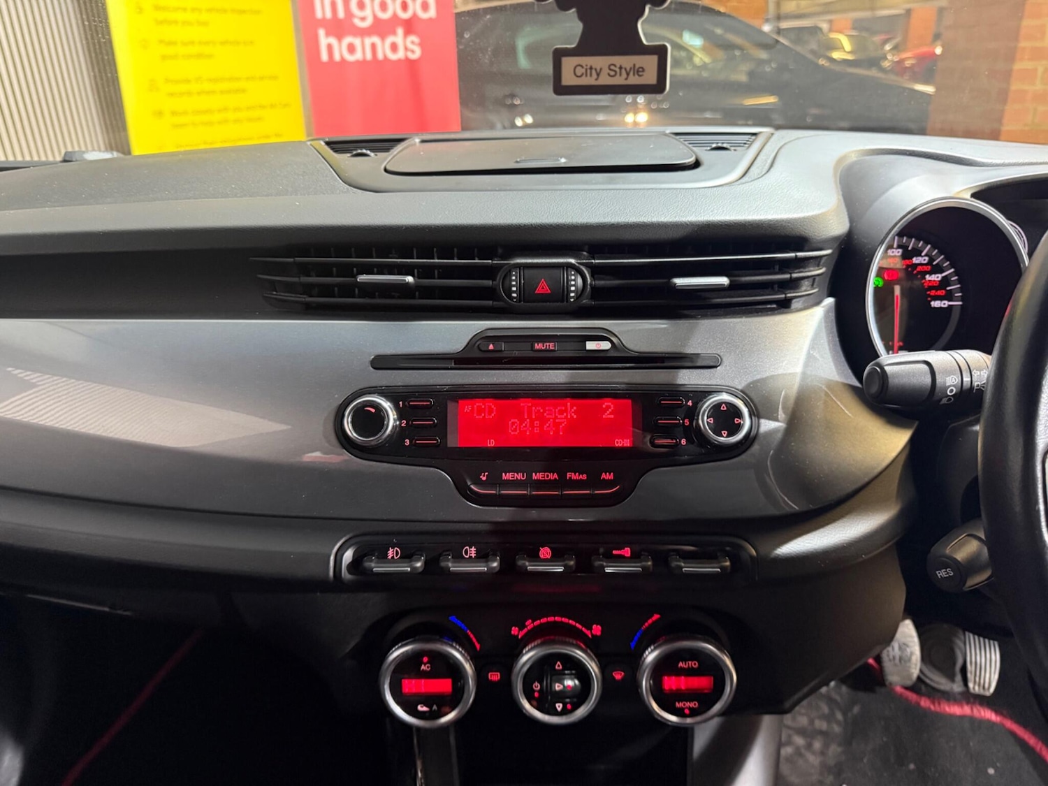 Used Alfa Romeo Giulietta 2010 for sale - 77066630: Photo 23