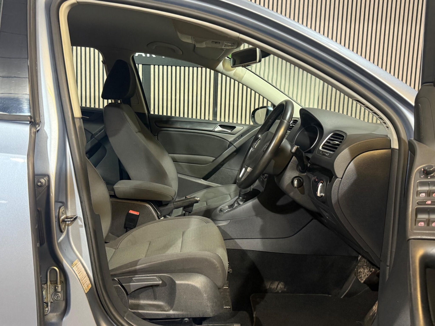 Used Volkswagen Golf 2011 for sale - 76935984: Photo 21