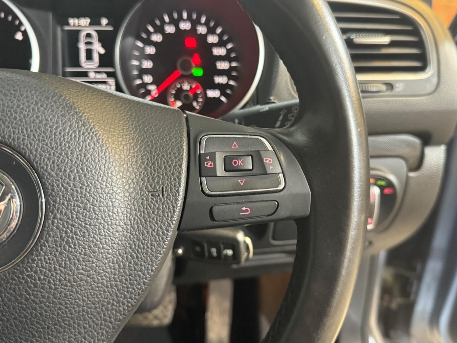 Used Volkswagen Golf 2011 for sale - 76935984: Photo 28