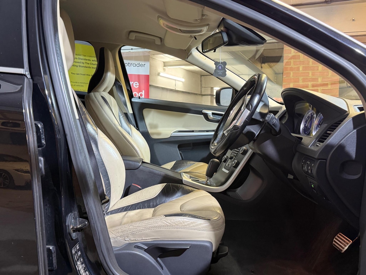 Used Volvo XC60 for sale - 77242822: Photo 24